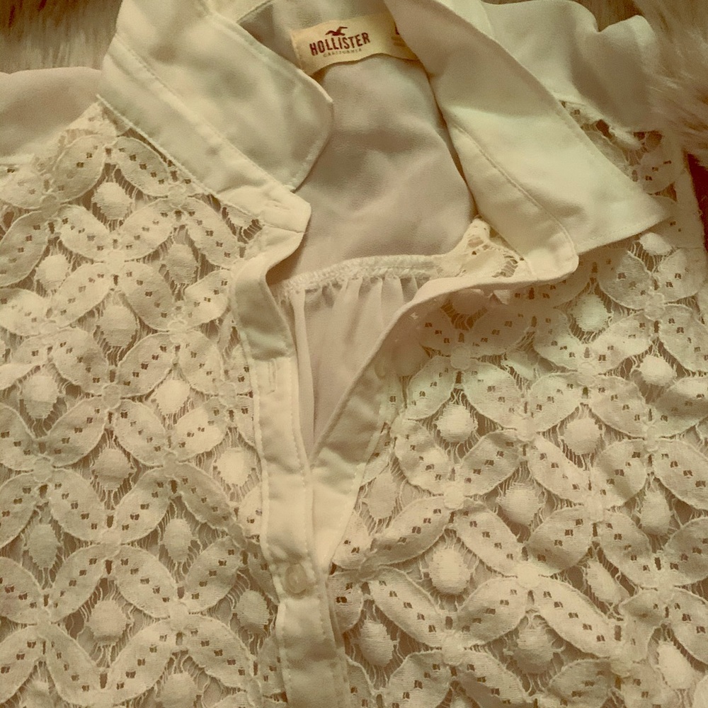 Hollister top